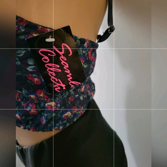 Seamless Colection Bralette, size Medium - Picture 2 of 2